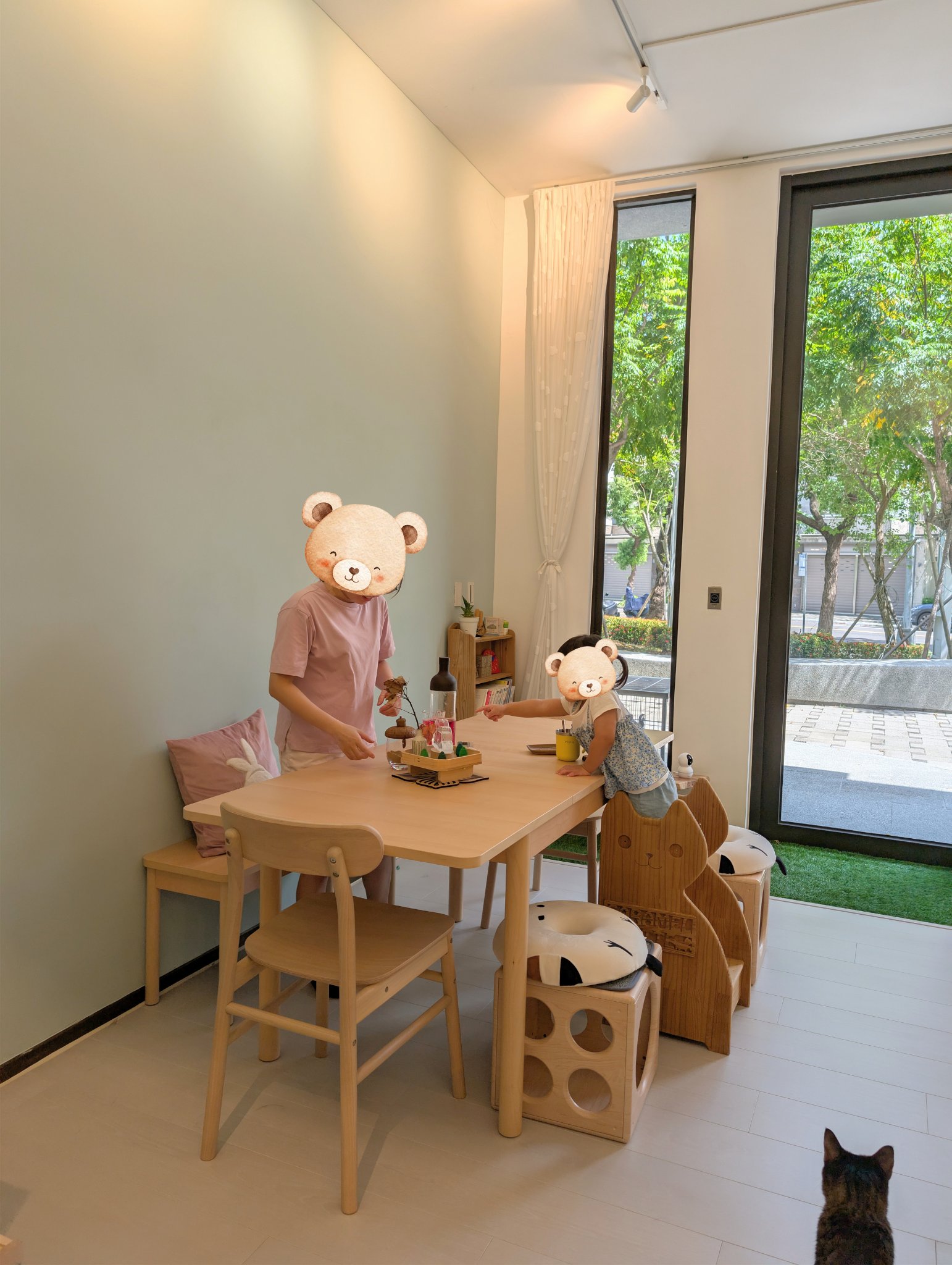 play with me moment afternoon tea cozy atmosphere lounge quality life nature made cat lover mother daughter tea time