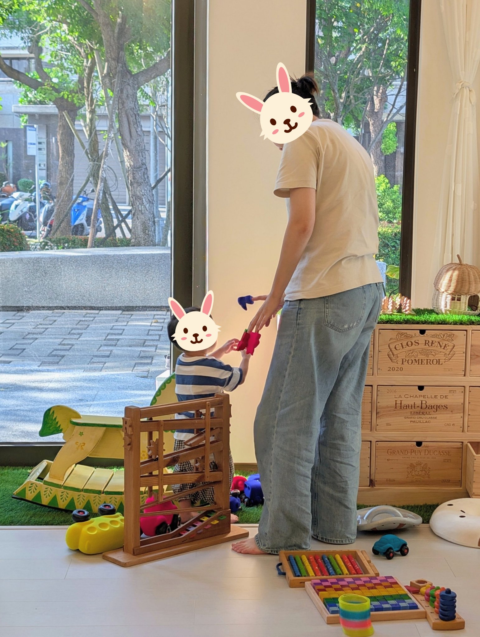 play with me moment artisan handcraft wooden toy marble run cause and effect colour sorting bauspiel light and color