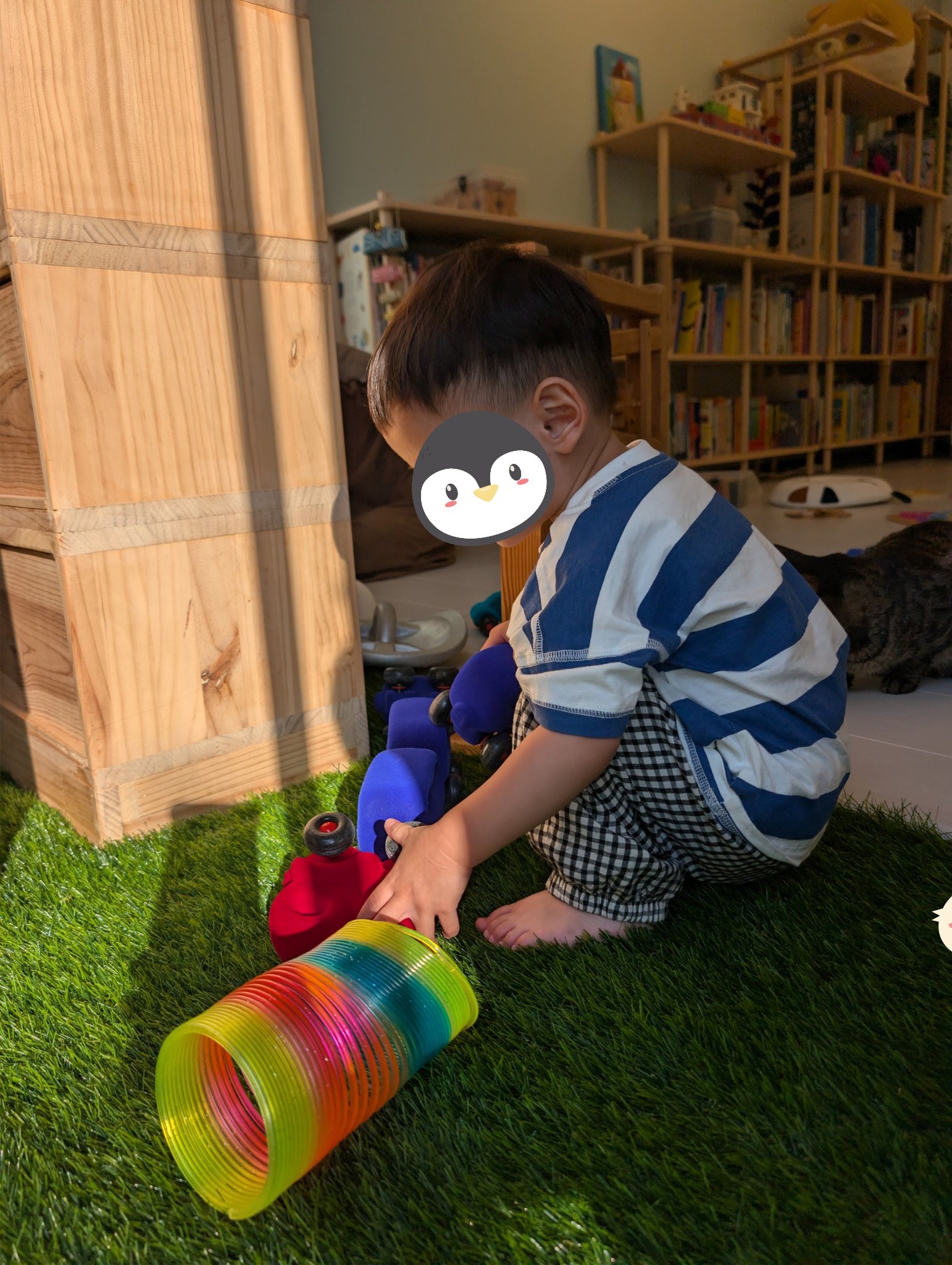 play with me moment free play cause and effect sensory play early science learning through play toddler ginpond