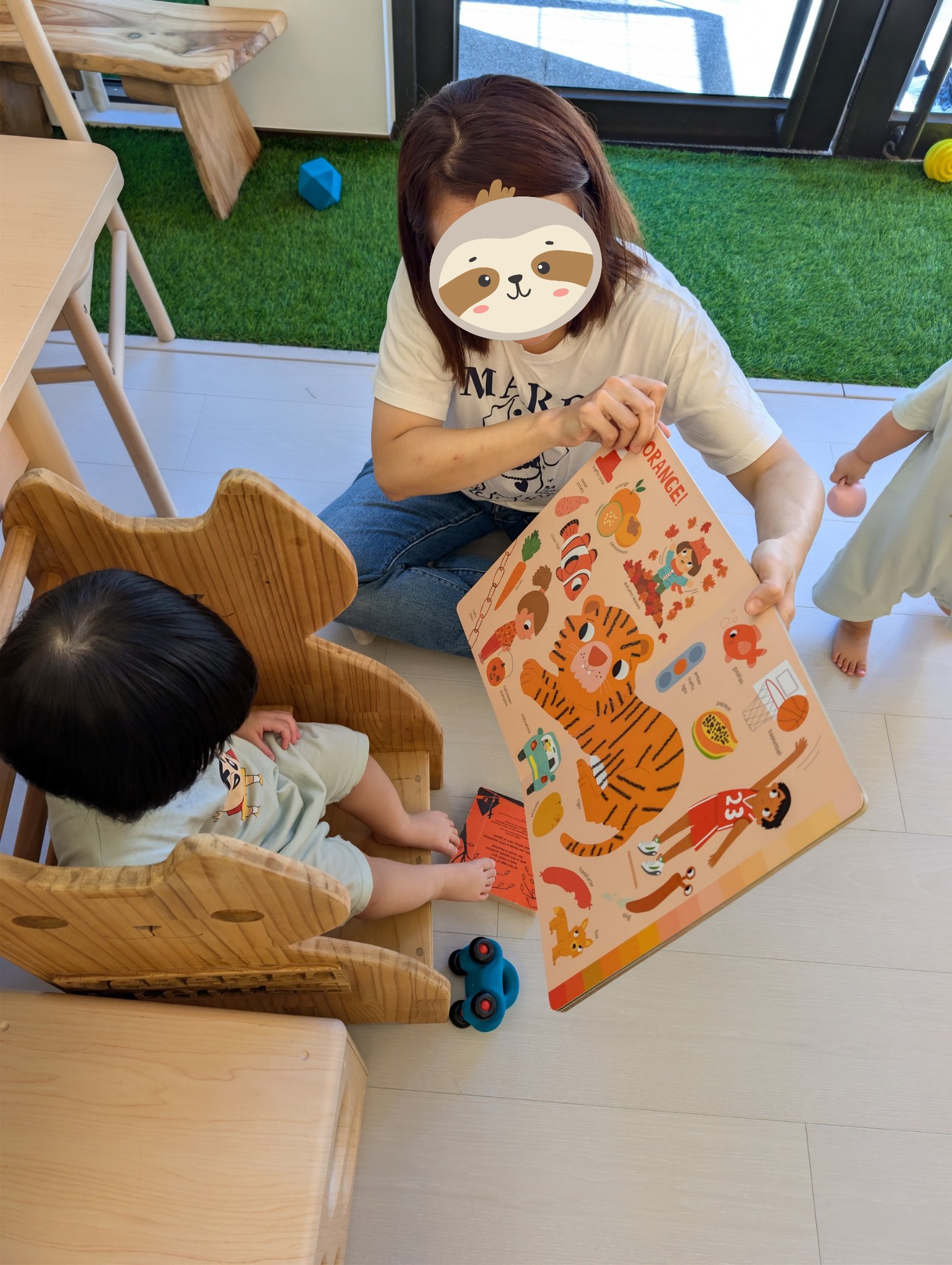 play with me moment motherhood shared reading serve and return english picture book colour recognition language