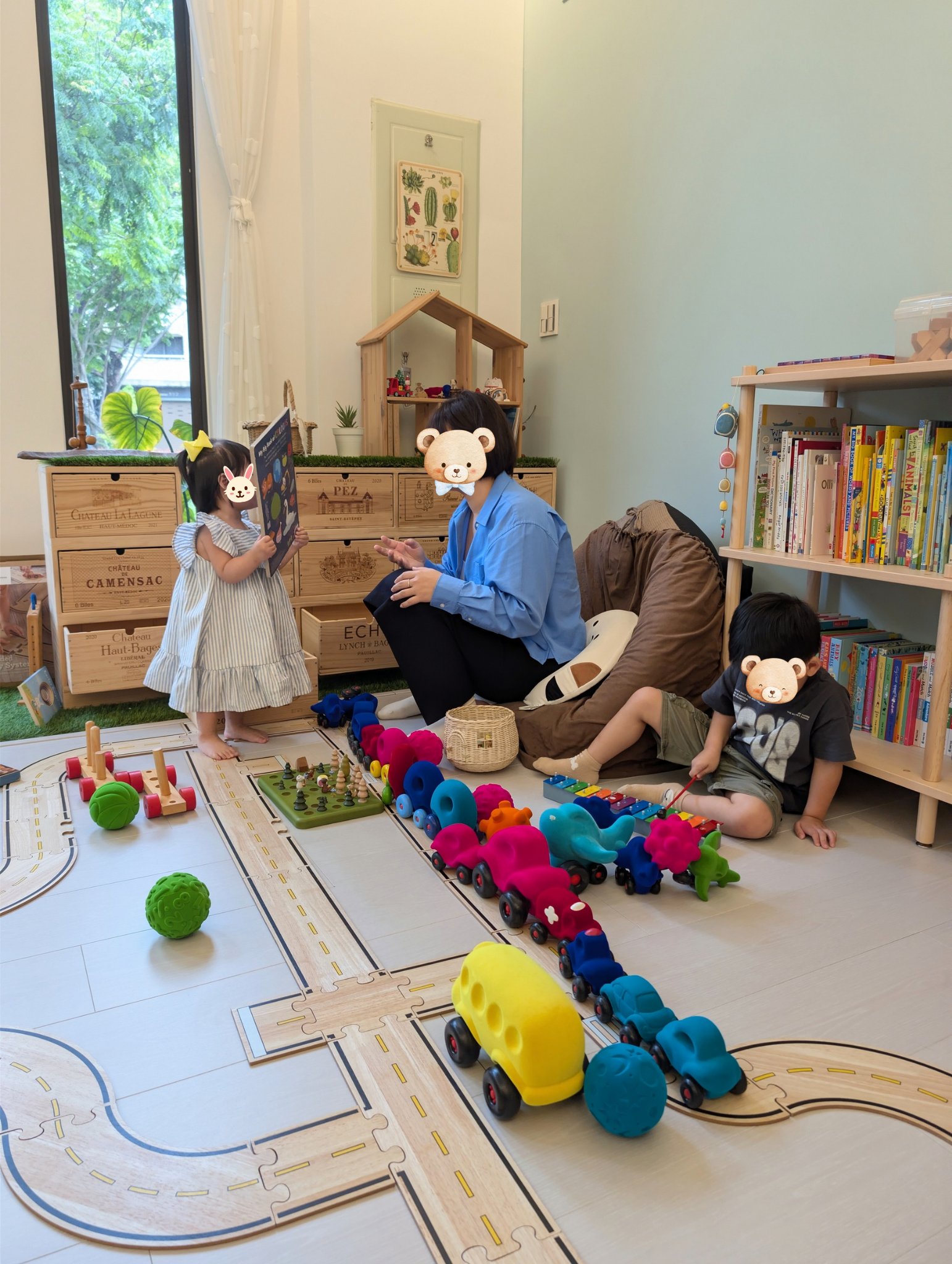 play with me moment siblings serve and return picture book early literacy positioning schema free play play based